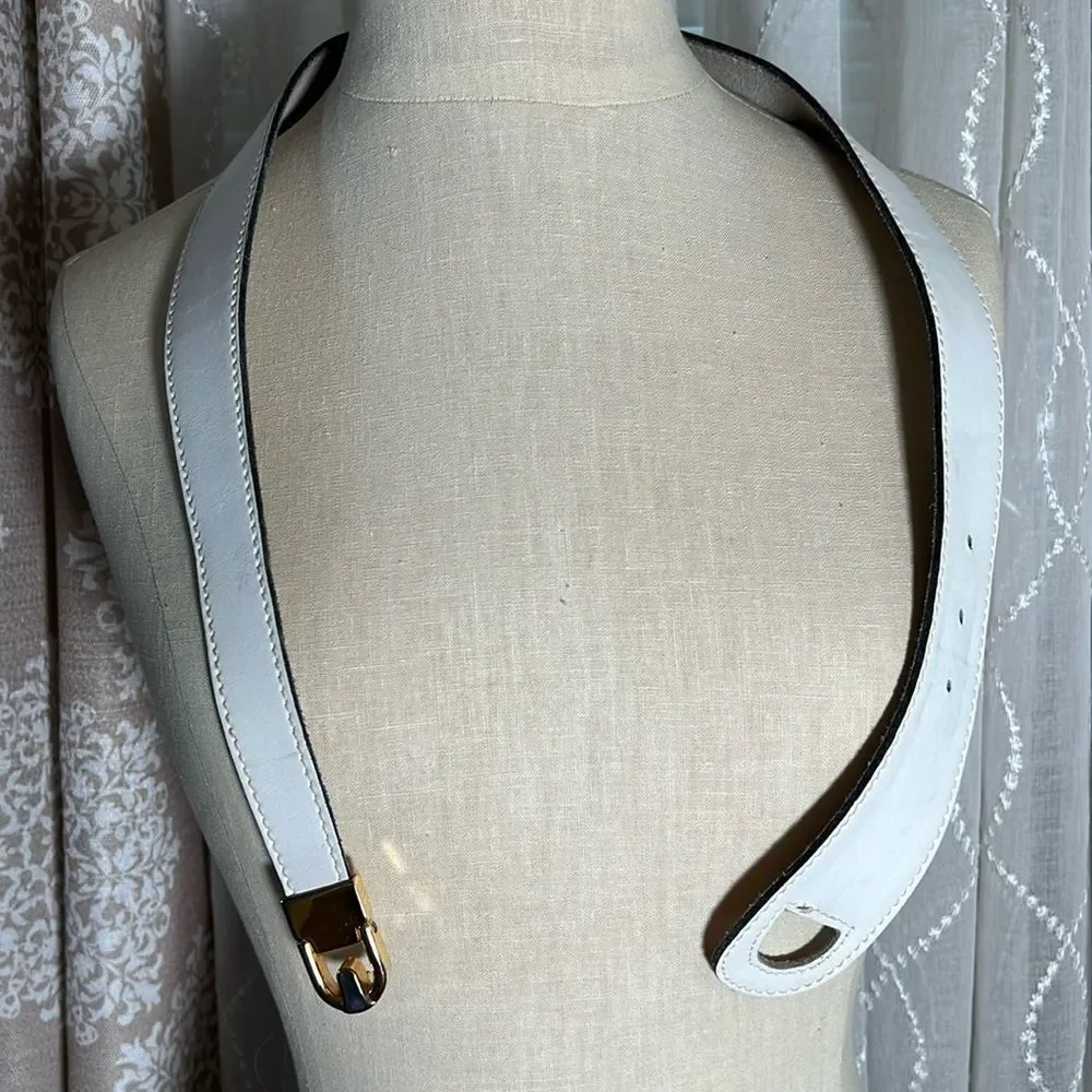 Vintage White Belt with Gold Buckle – Size Medium - Picture 3 of 8